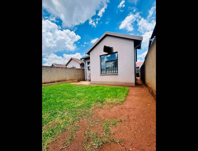 2 BEDROOM HOUSE FOR SALE IN FLEURHOF